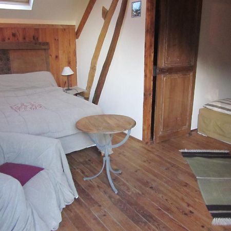 Bed and Breakfast Ferme De La Cacheterie, Fleury-la-Foret Экстерьер фото