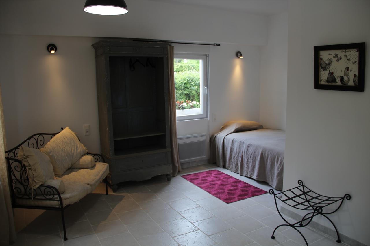 Bed and Breakfast Ferme De La Cacheterie, Fleury-la-Foret Экстерьер фото